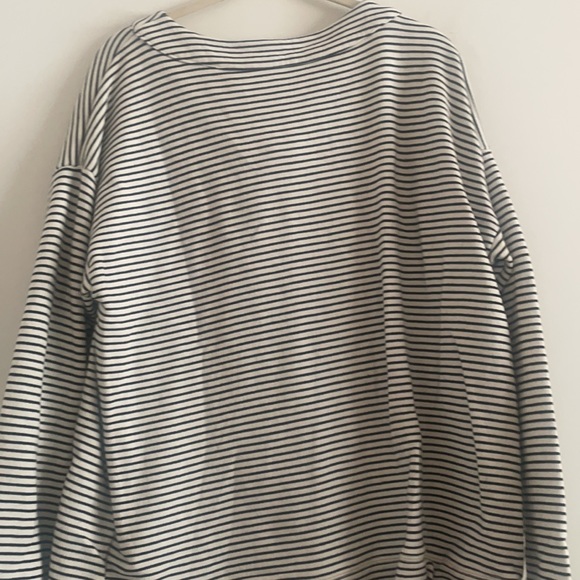 Vineyard Vines Pull Over - Picture 4 of 4